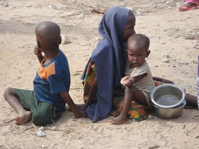 Child headed family wait for food at the Darkenley camp