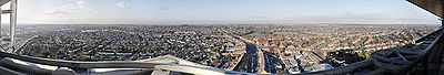 Vista desde la parte superior de la torre Tolworth sobre el área local