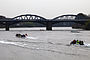 Regata 2011 centro Barnes Railway Bridge span.jpg