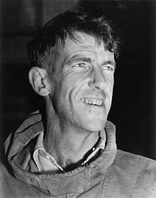 Edmund Hillary, c. 1953, removed.jpg autógrafo