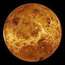 Una imagen en color falso de Venus: Cintas de más ligero estiramiento de color al azar a través de la superficie. Las zonas más llanas de más incluso mentira coloración entre.