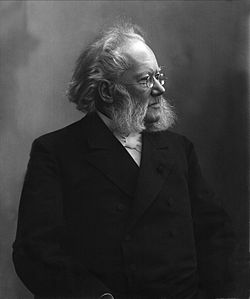 Henrik Ibsen por Gustav Borgen NFB-19778 restored.jpg