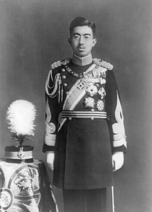 Hirohito en vestido uniform.jpg