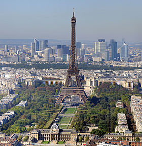 París - Torre Eiffel und Marsfeld2.jpg