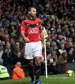 Ryan Giggs vs Everton-5 cropped.jpg