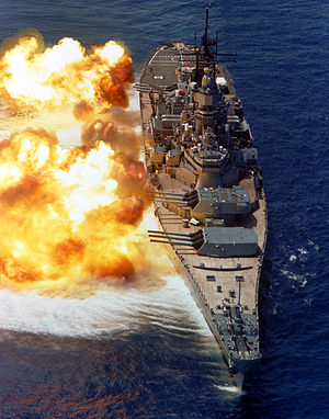 BB61 USS Iowa BB61 andanada USN.jpg