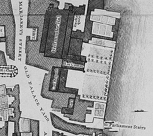 The Old Palace ??tait un complexe de b??timents, s??par??s de la Tamise ?? l'est par une s??rie de jardins. Le b??timent le plus grand et le plus au nord est de Westminster Hall, qui est parall??le ?? la rivi??re. Plusieurs b??timents jouxtent sur le c??t?? est, au sud de ceux et perpendiculaire ?? la Hall est la maison m??di??vale des communes, plus au sud et parall??le ?? la rivi??re est la Cour des requ??tes, avec une extension vers l'est ?? son extr??mit?? sud, et au sud fin du complexe se trouvent la Chambre des Lords et une autre chambre. Le Palais a ??t?? d??limit??e par la rue St-Margaret ?? l'ouest et de la vieille cour du palais, au sud-ouest; une autre rue, New Palace Yard, est ?? peine visible au nord.