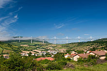 Creissels et Viaduc de Millau.jpg