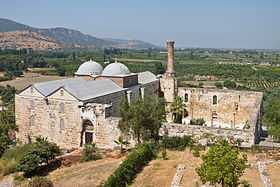 Vue générale de la mosquée d'Isa Bey