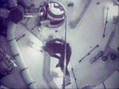 Fichier:Skylab astronauts have fun.ogg