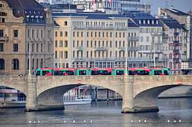 Le Mittlere Brücke sur le Rhin