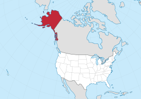 Carte des États-Unis avec le (en) State of Alaska en rouge.Surnom« The Last Frontier » et « the Land of the Midnight Sun »En français : « la Dernière Frontière » et « la Terre du Soleil de Minuit »DeviseNorth to the Future« Le Nord vers l'Avenir »
