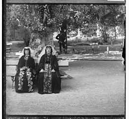 Description de l'image Armenian Women from Artvin BW.jpg.