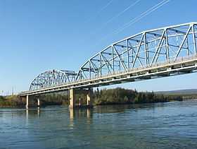 Pont sur le Yukon à Carmacks (Yukon, Canada).