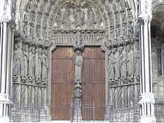 Cathedrale nd chartres sud016.jpg