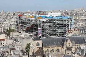 Le Centre Georges-Pompidou vu depuis la tour Saint-Jacques.