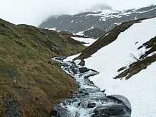 Fonte des neiges sur la route du col du Petit Saint-Bernard, côté français