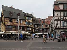 La rue des Têtes, dans la vieille ville.