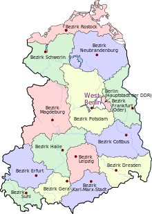 Les 15 « Bezirke » (districts) de 1952 à 1990.