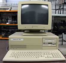 L’EC 1835-C était un ordinateur compatible IBM-PC fabriqué par le combinat Robotron de Karl-Marx-Stadt de 1984 à 1990.