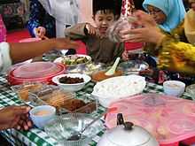 Repas traditionnel après la fin du jeûne du mois de ramadan.