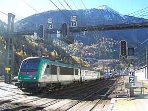 Train de ferroutage en route pour l'Italie arrive en gare de Modane