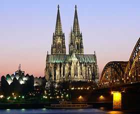 La cathédrale de Cologne et le pont Hohenzollern.