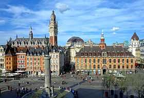 LillePlace du Général-de-GaulleLa Colonne de la Déesse, la Vieille Bourse et le Beffroi de la Chambre de Commerce