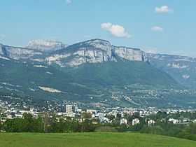 Le mont Peney vu depuis le parc de Buisson Rond à Chambéry