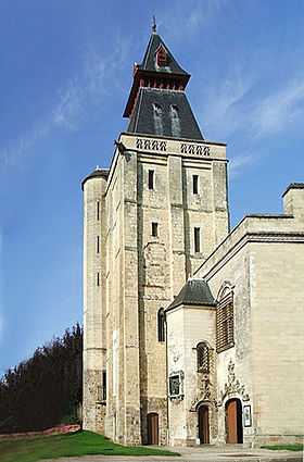 Beffroi, entrée du musée Boucher-de-Perthes.