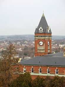 O'Kane Hall du campus du College of the Holy Cross.