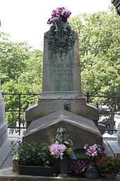 Tombeau de Bizet édifié par Charles Garnier au cimetière du Père-Lachaise