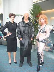 Personnes habillées et coiffées comme Rachel, Roy Batty et Zhora lors de la Comic-Con 2007.
