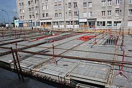 Road work above Highway A6B in Le Kremlin-Bicetre 2011 04.jpg