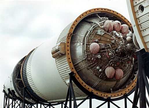 Saturn5ThirdStageJohnsonSpaceCenterMay1982.jpg