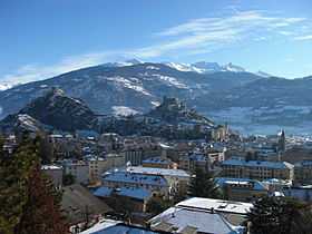 Vue générale de Sion avec le château de Tourbillon et Valère.