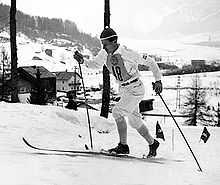 Photo de Sixten Jernberg pendant une course de ski de fond.