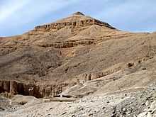 montagne rouge pointue