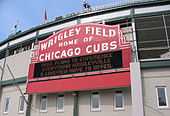 Description de l'image Wrigley-field-sign-daytime-in-chicago-ill-usa.jpg.
